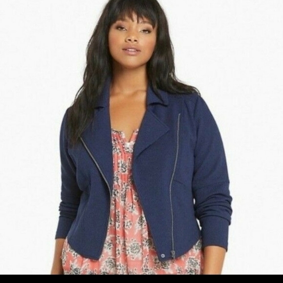 Torrid Women's Scuba Textured Woven Navy Moto Jacket - Size 2 - Picture 1 of 12